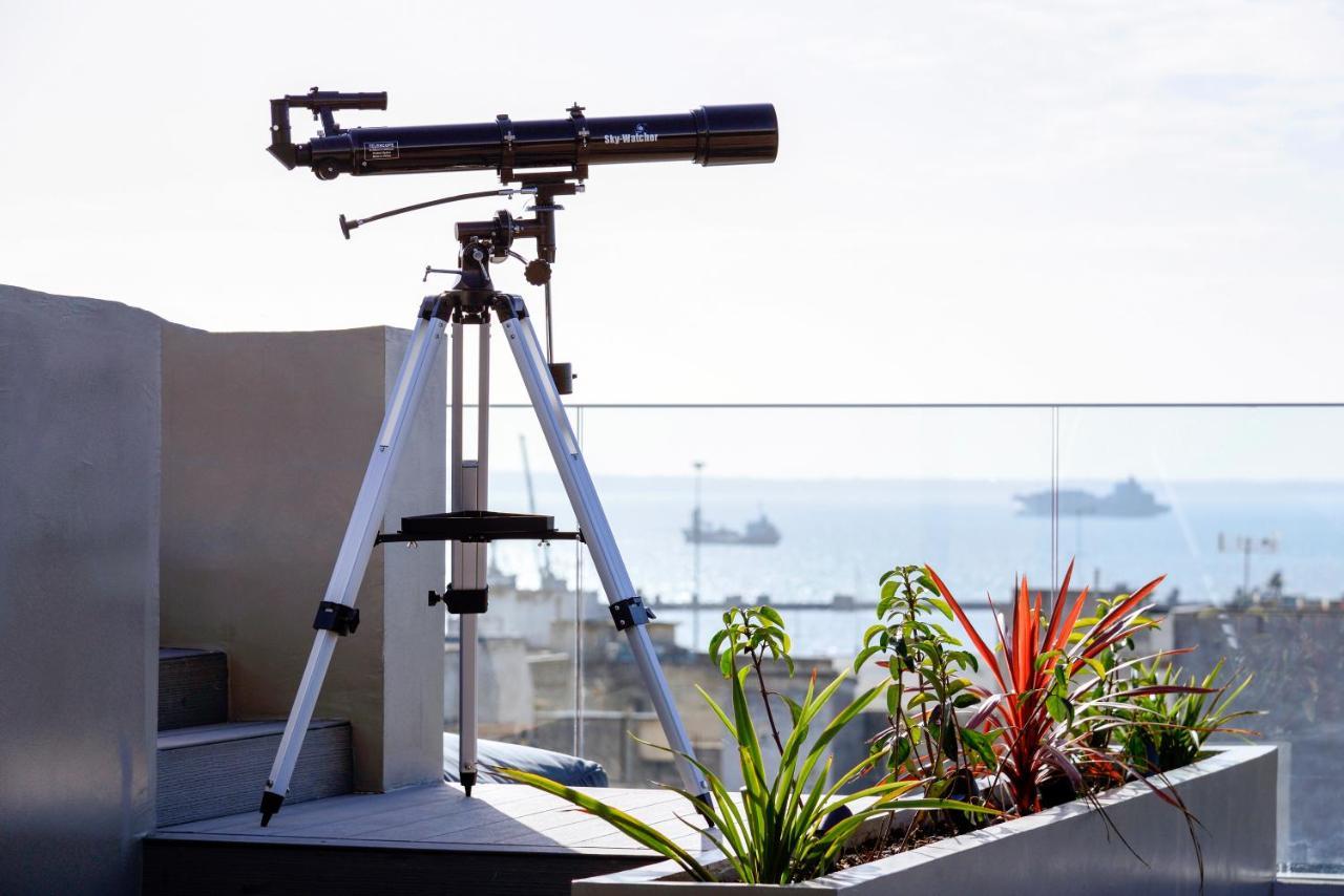Onoma Hotel Thessaloníki Luaran gambar A refractor telescope
