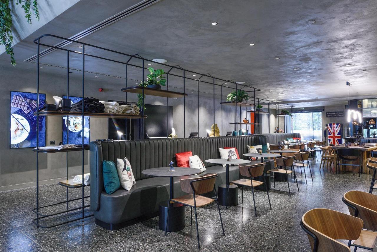 Onoma Hotel Thessaloníki Luaran gambar The lounge at London Heathrow Airport