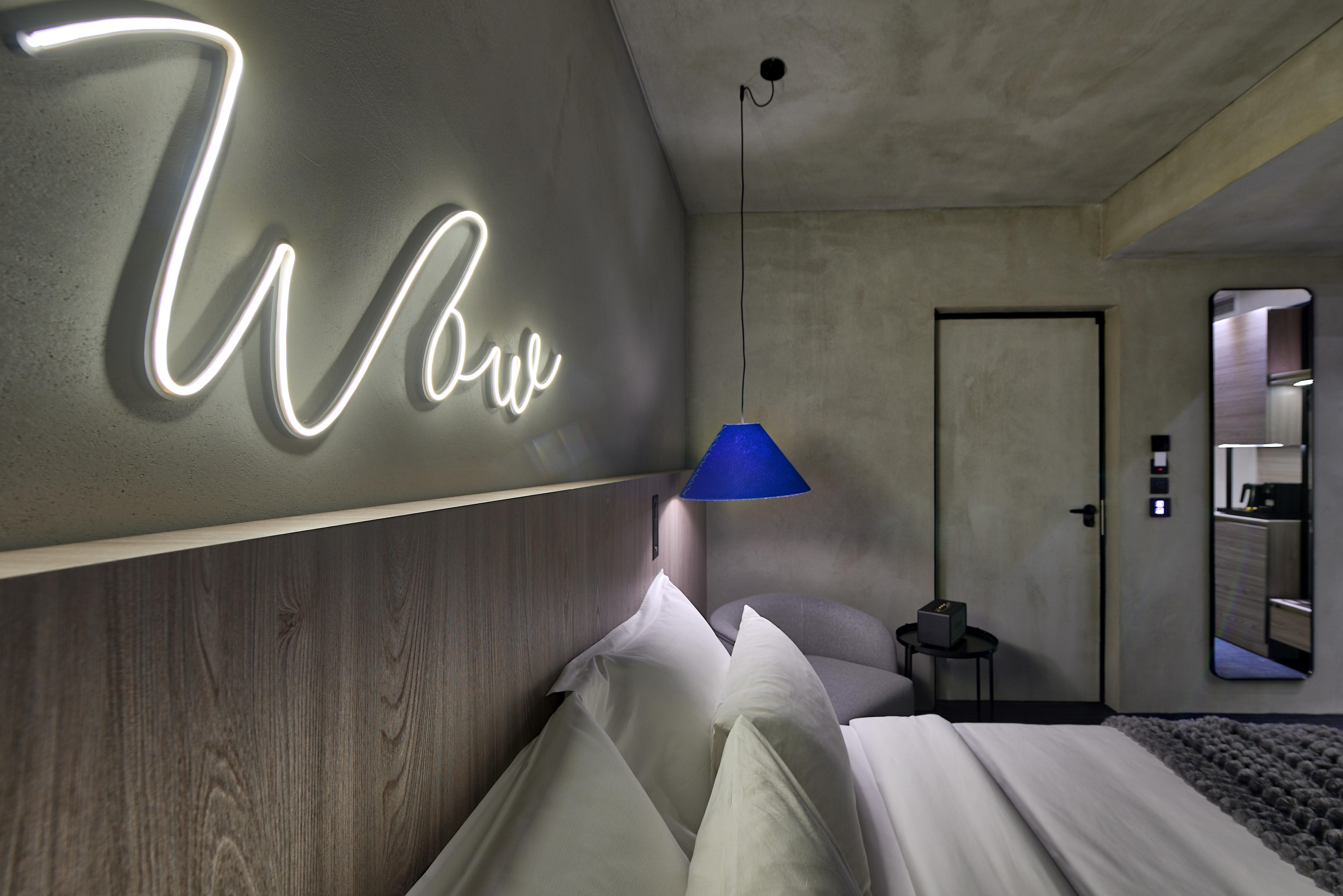 Onoma Hotel Thessaloníki Luaran gambar A room at the WOW Hotel