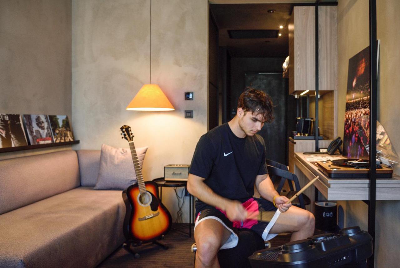 Onoma Hotel Thessaloníki Luaran gambar Rafael Nadal in his hotel room in Tokyo, 2011