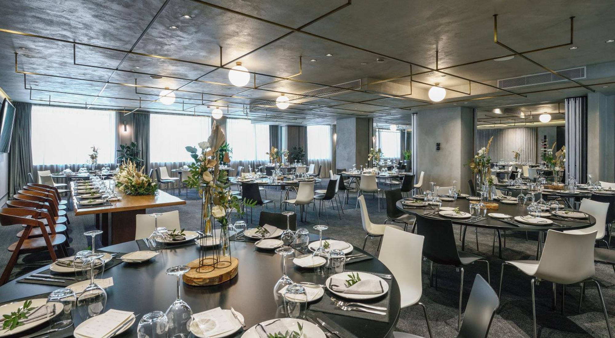 Onoma Hotel Thessaloníki Luaran gambar The dining room at the 2018 edition of the World Economic Forum